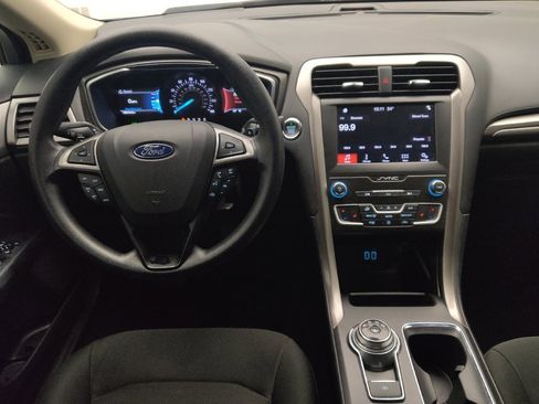Used 2019 Ford Fusion SE image 22
