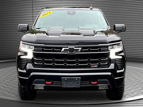 Used 2024 Chevrolet Silverado 1500 LT Trail Boss w/ Convenience Package II image 2