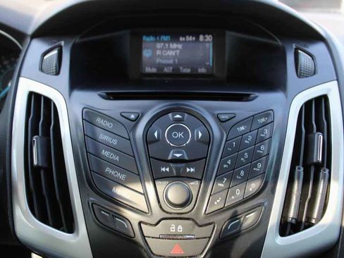 Used 2012 Ford Focus SEL image 20