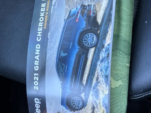 Used 2021 Jeep Grand Cherokee L Overland w/ Luxury Tech Group IV AWD/4WD image 33