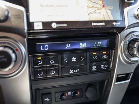 Used 2022 Toyota 4Runner Limited AWD/4WD image 33