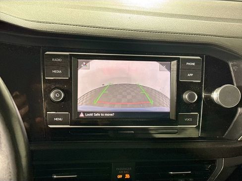 Certified 2022 Volkswagen Jetta S image 16