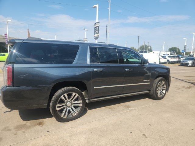 Used 2020 GMC Yukon XL Denali w/ Denali Premium Package RWD image 4