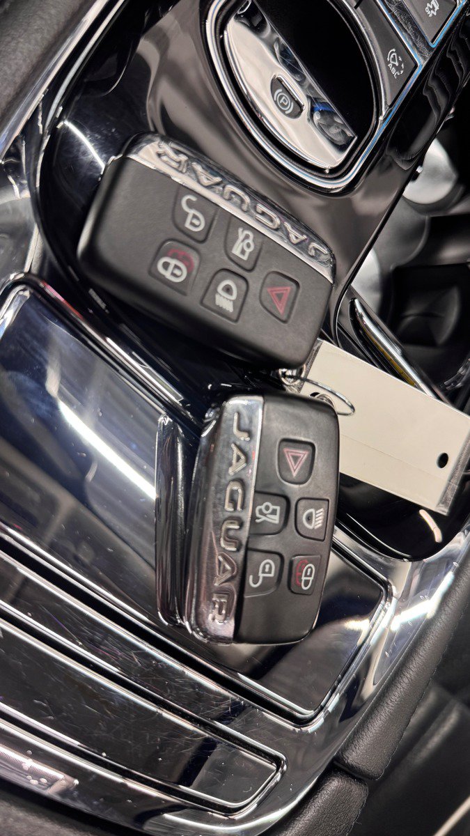 Used 2016 Jaguar XJ R-Sport AWD/4WD image 48