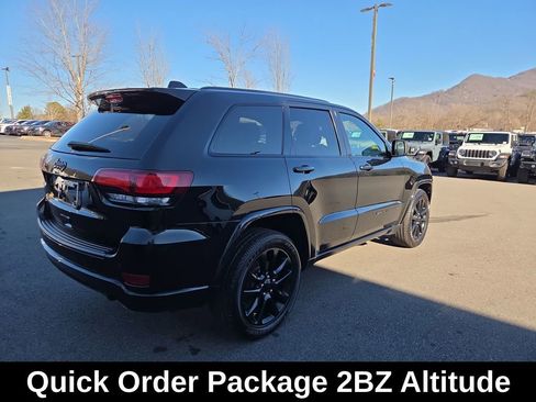 Used 2020 Jeep Grand Cherokee Altitude image 5