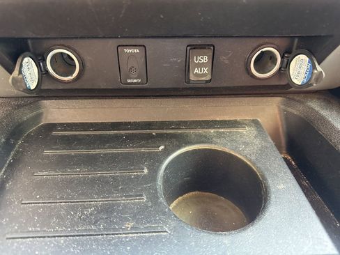 Used 2015 Toyota Tundra 1794 Edition image 7