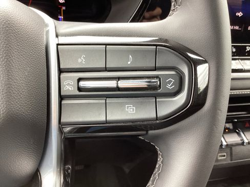 Used 2023 Chevrolet Colorado LT w/ LT Convenience Package II RWD image 19