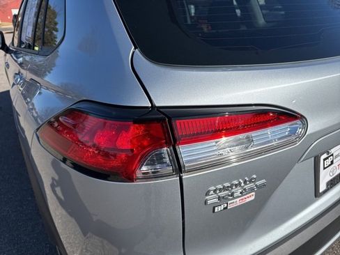Used 2025 Toyota Corolla Cross L image 30