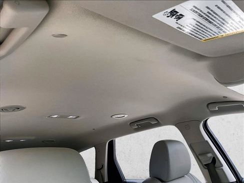 Used 2024 Buick Enclave Essence FWD image 17