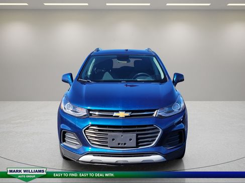 Used 2019 Chevrolet Trax LT w/ LPO, Protection Package FWD image 9