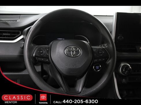 Certified 2025 Toyota RAV4 XLE FWD image 7
