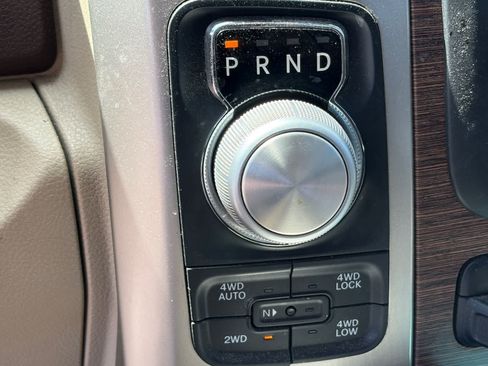 Used 2019 RAM 1500 Laramie w/ Convenience Group AWD/4WD image 19