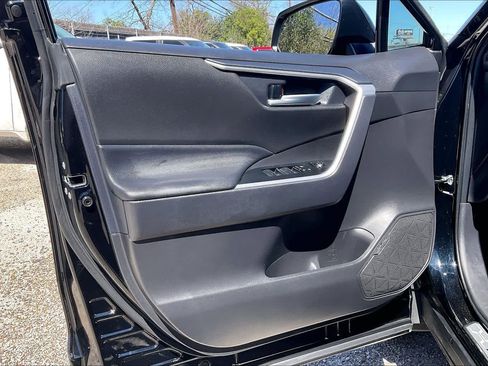 Used 2025 Toyota RAV4 XLE Premium image 22
