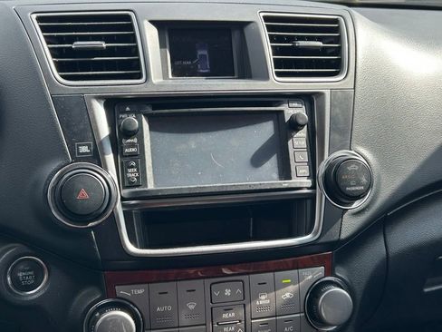 Used 2013 Toyota Highlander Limited image 19