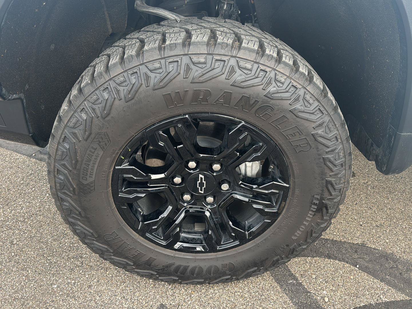 Used 2026 Chevrolet Silverado 1500 ZR2 AWD/4WD image 9