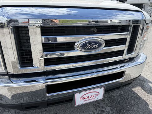 Used 2019 Ford E-450 and Econoline 450 Super Duty w/ Motorhome Prep Package RWD image 28