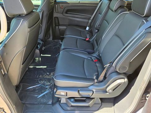New 2026 Honda Odyssey Touring image 8