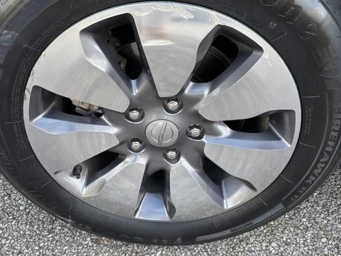 Used 2018 Chrysler Pacifica Limited w/ Advanced Safetytec Group FWD image 19