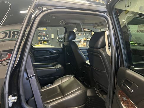 Used 2013 GMC Yukon Denali image 9