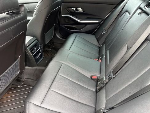 Used 2021 BMW 330i Sedan w/ Convenience Package RWD image 17