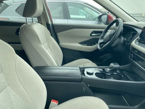 Used 2025 Nissan Rogue SV image 7