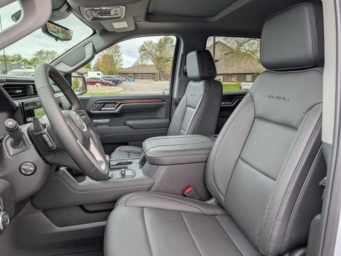 New 2026 GMC Sierra 1500 Denali w/ Denali Reserve Package AWD/4WD image 40