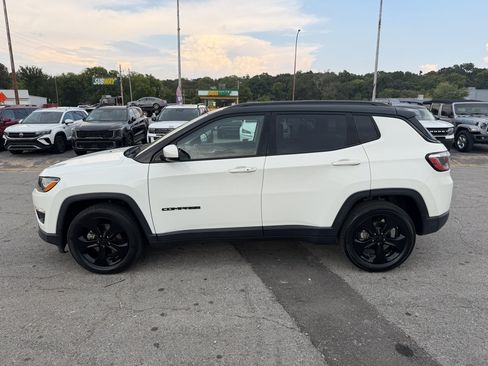 Used 2019 Jeep Compass Latitude FWD image 6