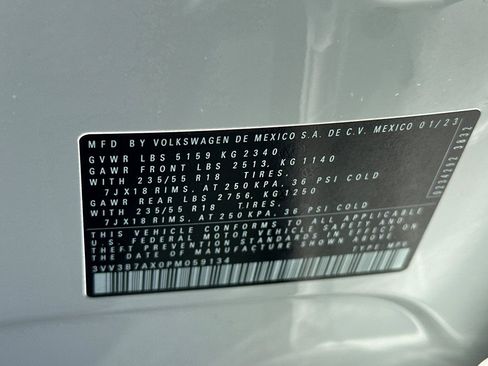 Certified 2023 Volkswagen Tiguan SE image 29