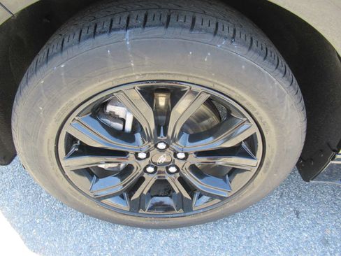 Used 2022 Ford Edge SE w/ Black Appearance Package AWD/4WD image 11