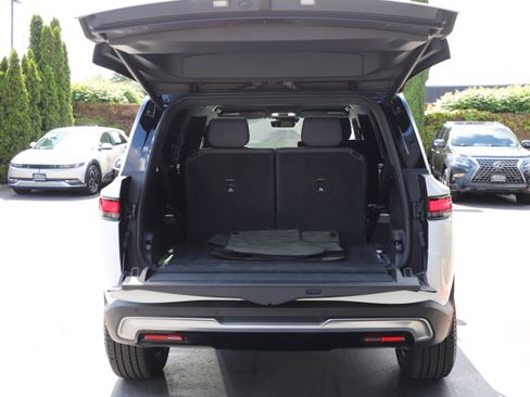 Used 2024 Rivian R1S Adventure AWD/4WD image 13
