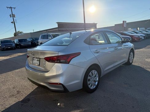 Used 2019 Hyundai Accent SE FWD image 6