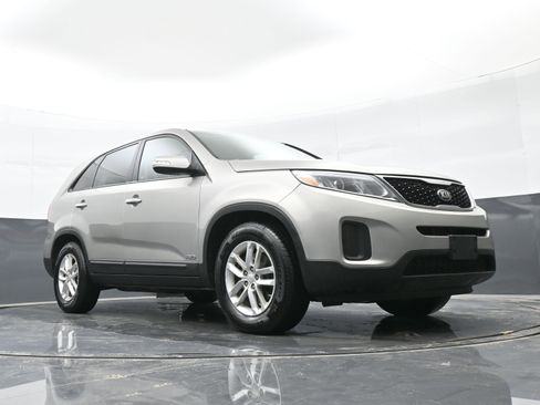 Used 2014 Kia Sorento LX image 35