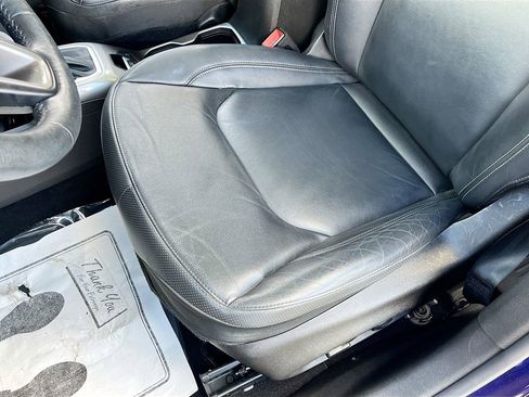 Certified 2021 Jeep Renegade Limited w/ Sun & Sound Group image 19