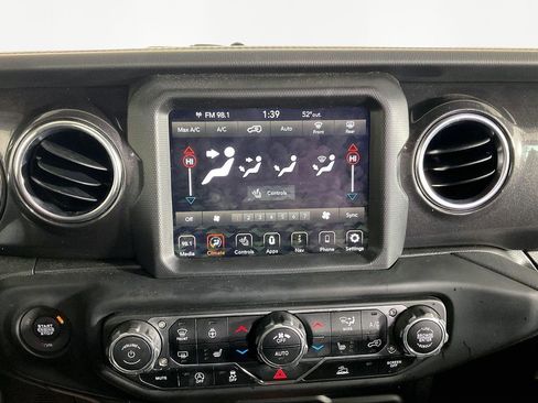 Used 2021 Jeep Wrangler Unlimited Sahara image 10