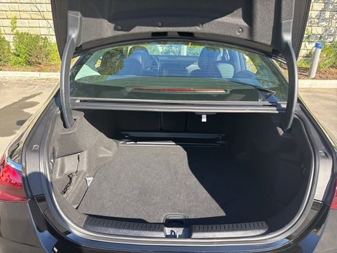 Used 2025 Mercedes-Benz E 350 4MATIC Sedan image 9