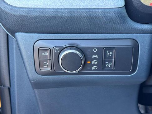 Used 2022 Ford Maverick XLT image 18