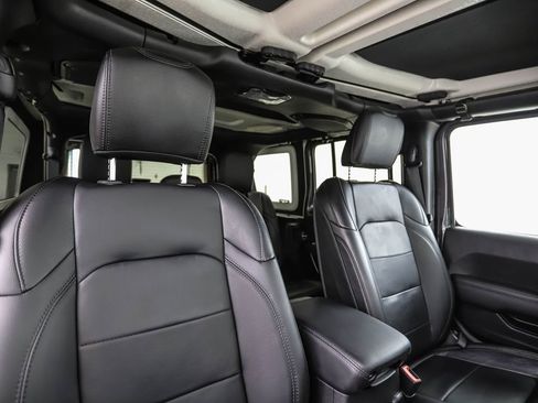 Used 2020 Jeep Wrangler Unlimited Sahara AWD/4WD image 31
