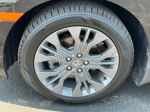 Used 2025 Honda Odyssey Touring image 11