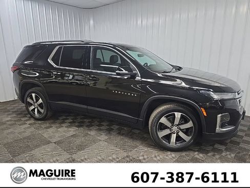 Used 2023 Chevrolet Traverse LT w/ LT Premium Package AWD/4WD image 1