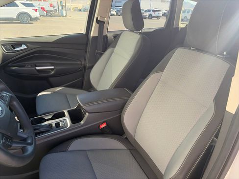 Used 2018 Ford Escape SE w/ SE Sync 3 Package FWD image 9