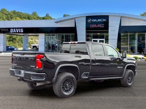 Used 2025 Chevrolet Silverado 2500 ZR2 w/ Technology Package AWD/4WD image 4