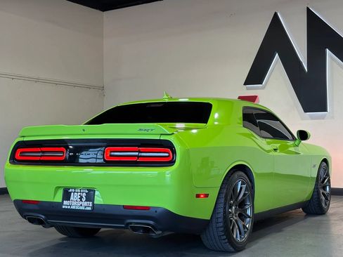 Used 2015 Dodge Challenger SRT w/ Technology Group RWD image 4