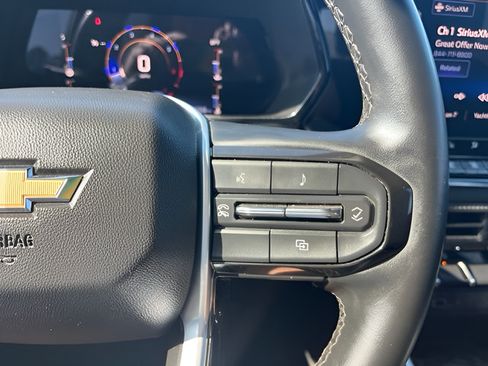 Used 2023 Chevrolet Colorado LT w/ LT Convenience Package II AWD/4WD image 18