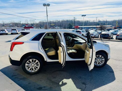 Used 2019 Cadillac XT5 FWD image 16