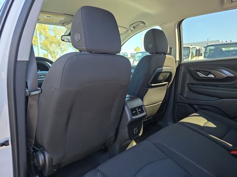 Used 2024 GMC Terrain SLE image 13