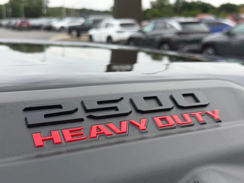 Used 2025 RAM 2500 Laramie AWD/4WD image 11