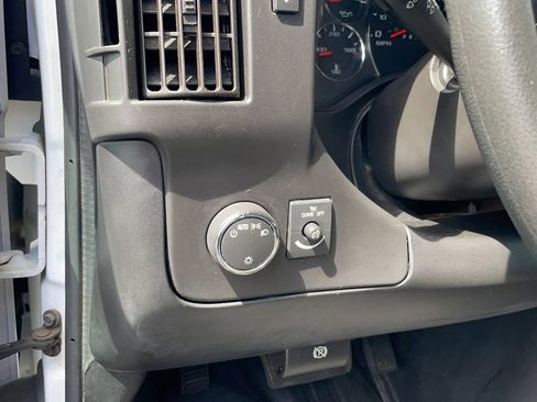Used 2019 GMC Savana 3500 RWD image 21