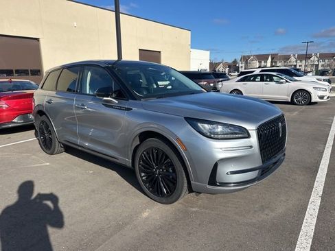 Used 2023 Lincoln Corsair Reserve w/ Equipment Group 201A image 3