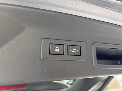Used 2025 Subaru Forester Premium AWD/4WD image 37
