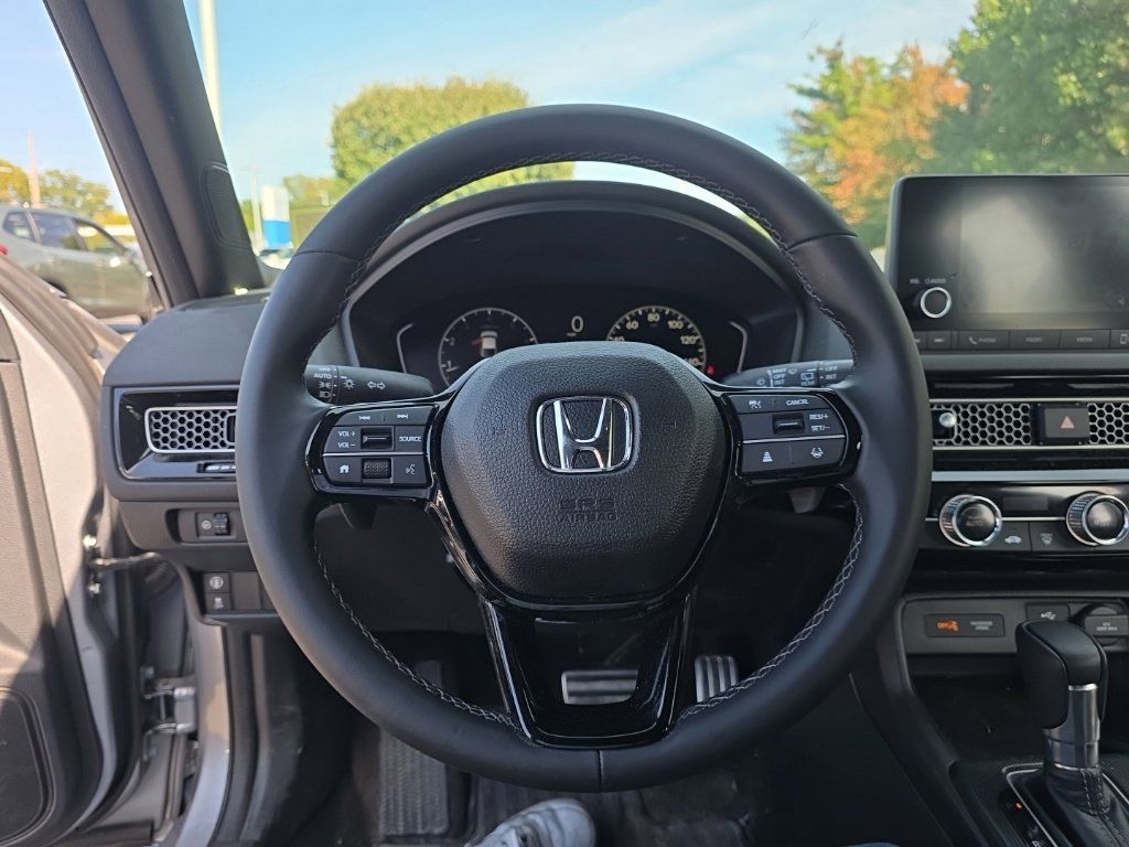 Used 2023 Honda Civic Sport image 13